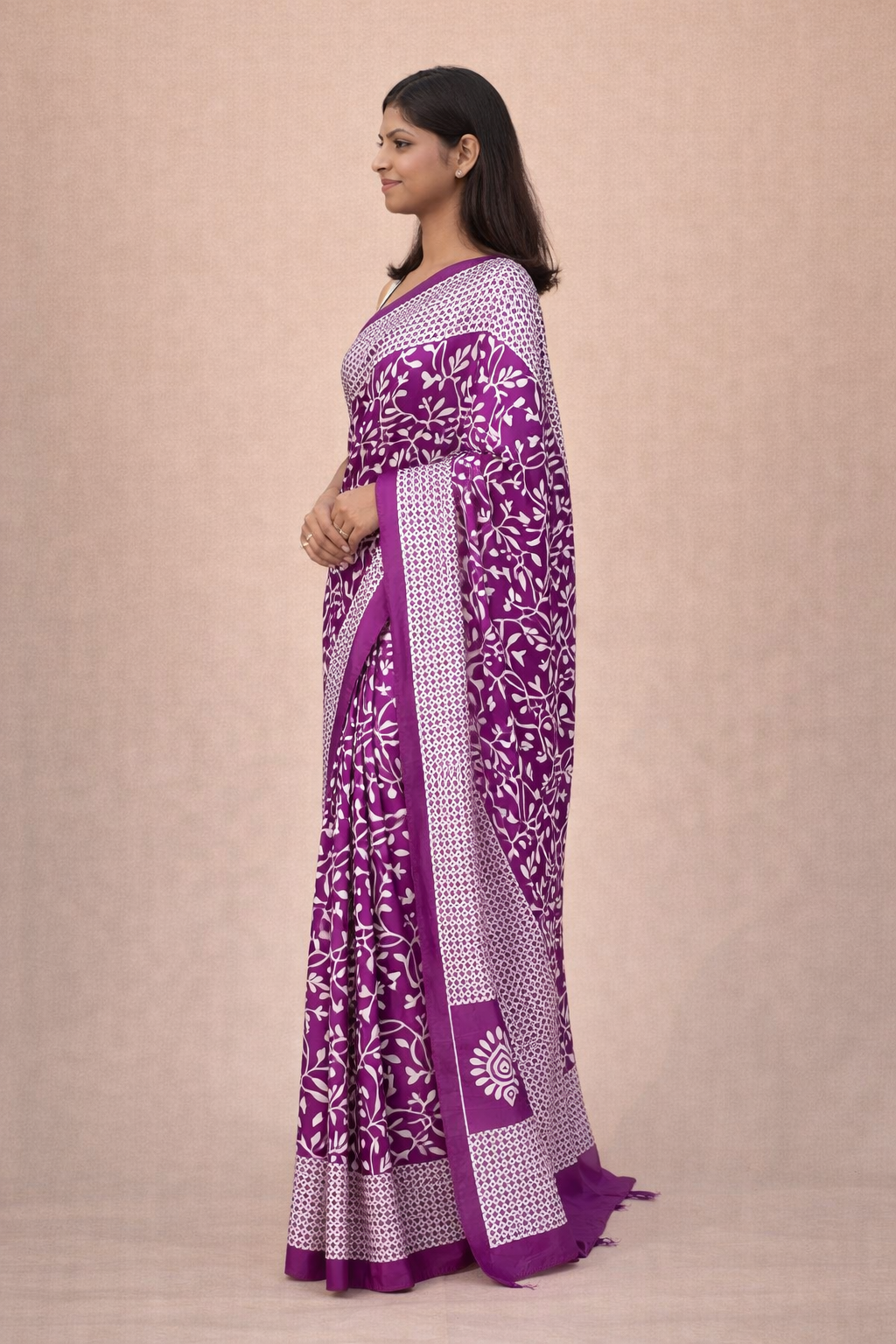 Art Chiffon Printed Saree in Purple with White Floral Design