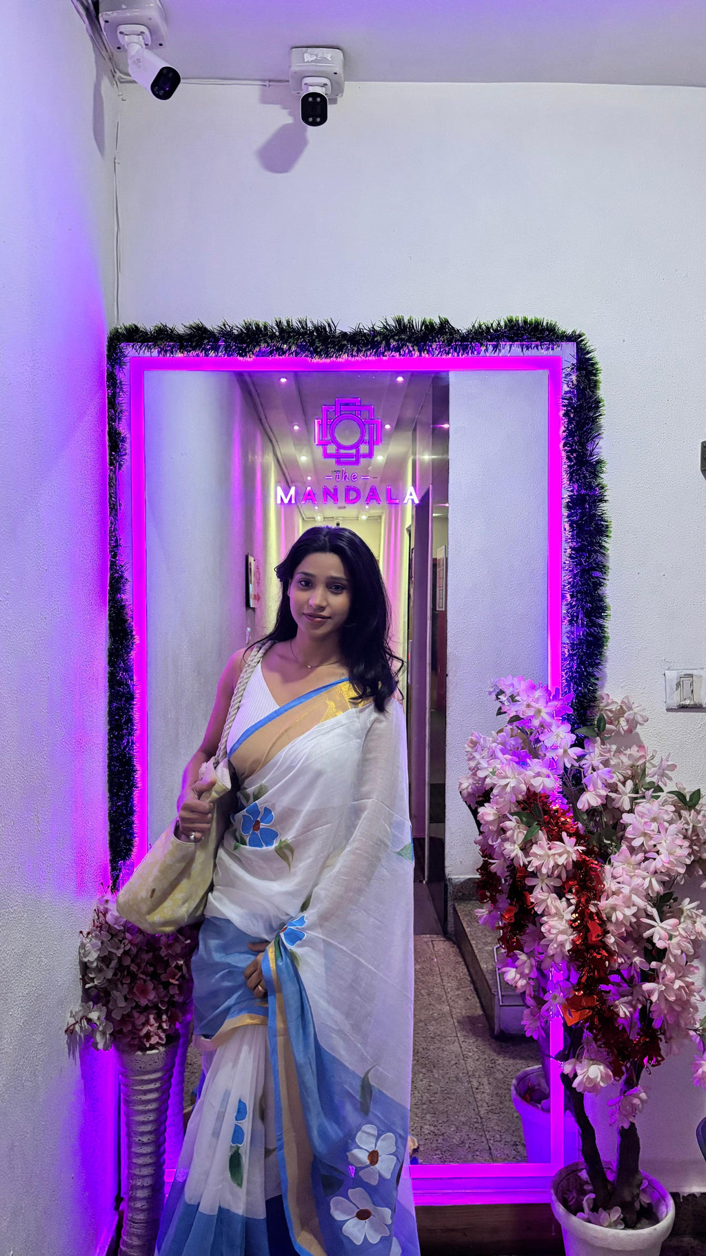 White & Blue Floral Pure Mal Cotton Saree